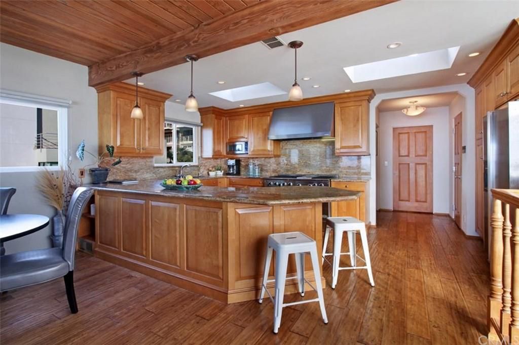 1095 La Mirada St