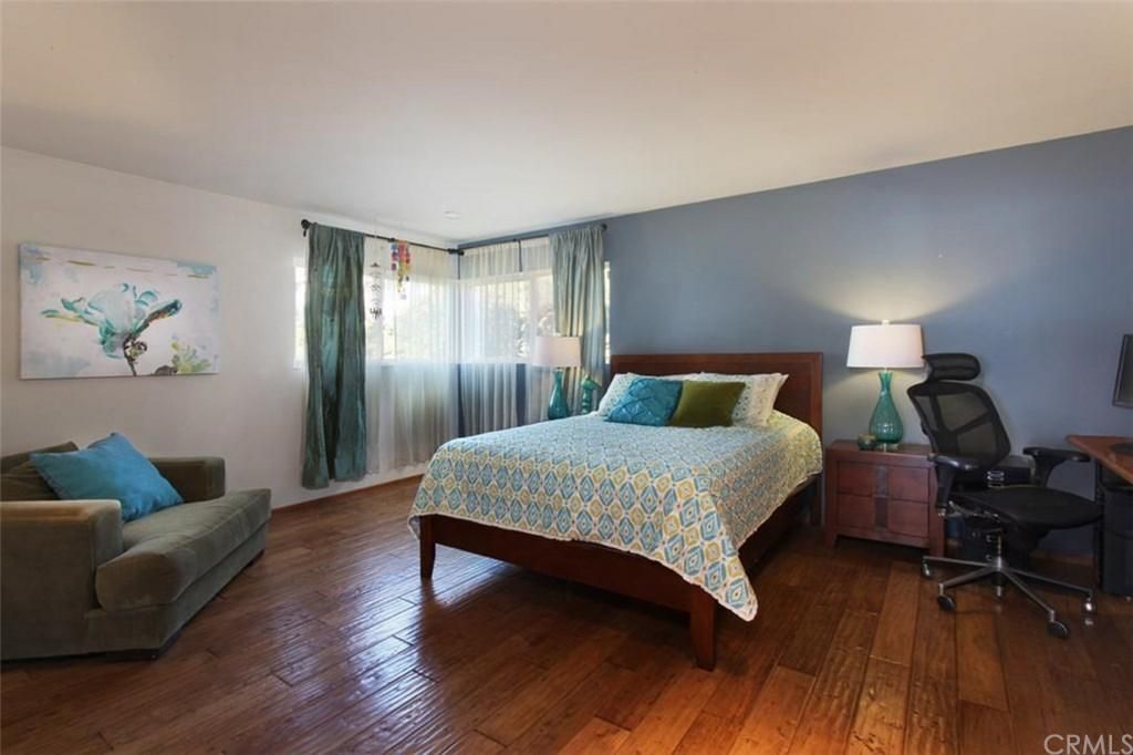 1095 La Mirada St