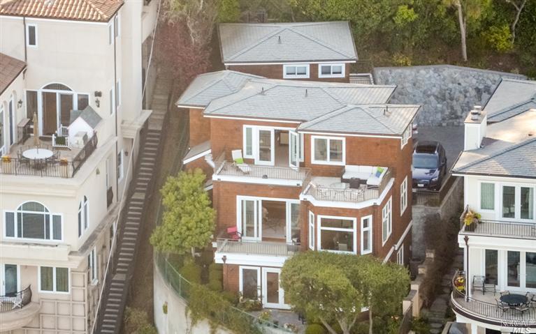 16 Bulkley Avenue