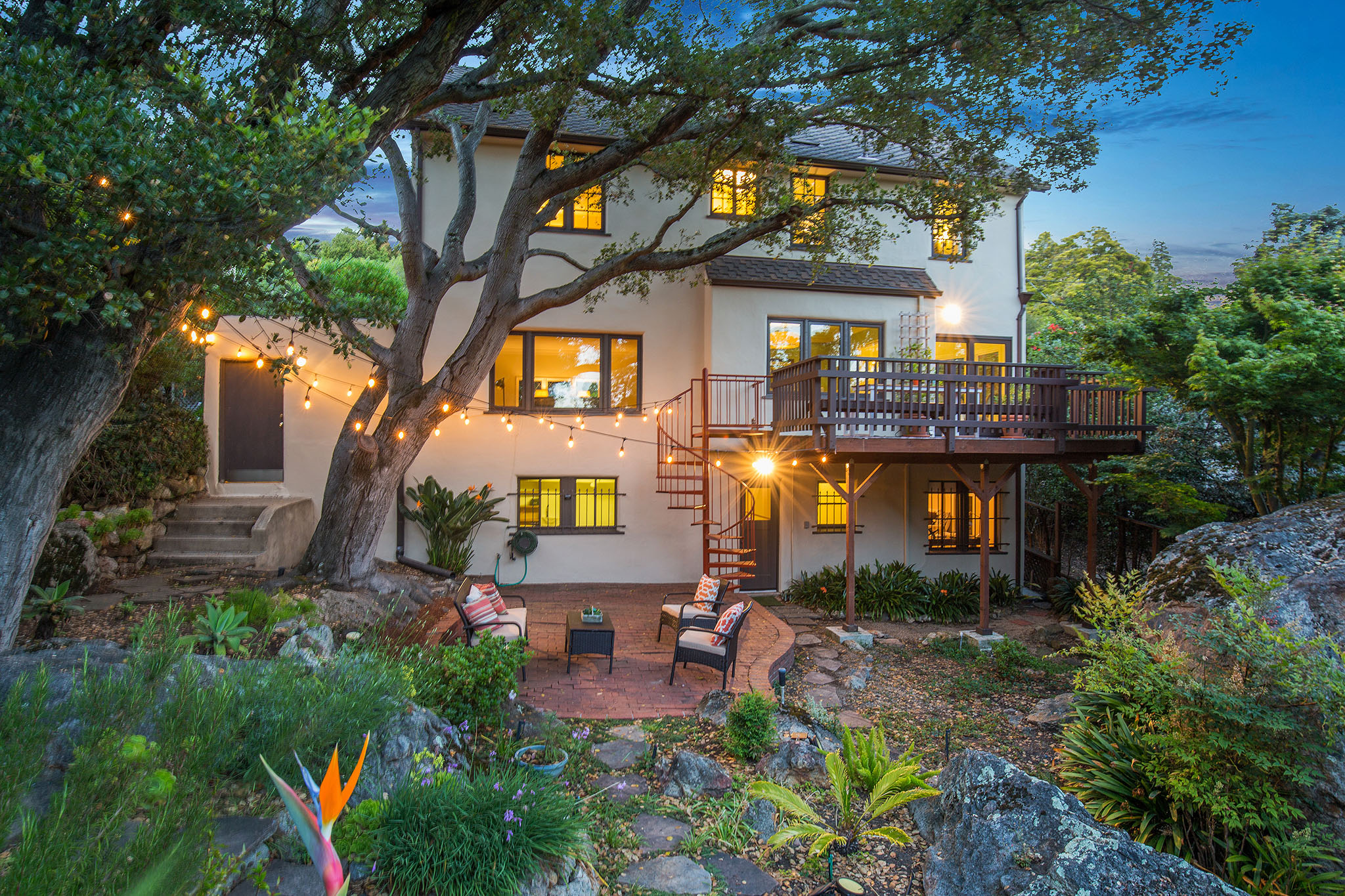 712 Contra Costa Avenue