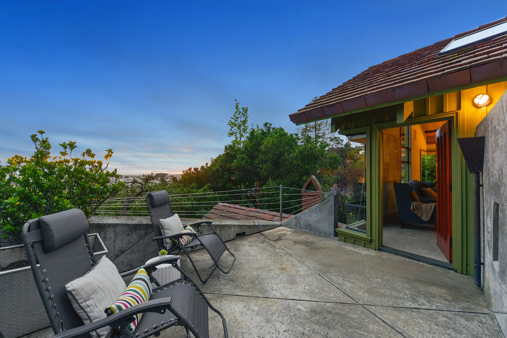 2997 Dwight Way