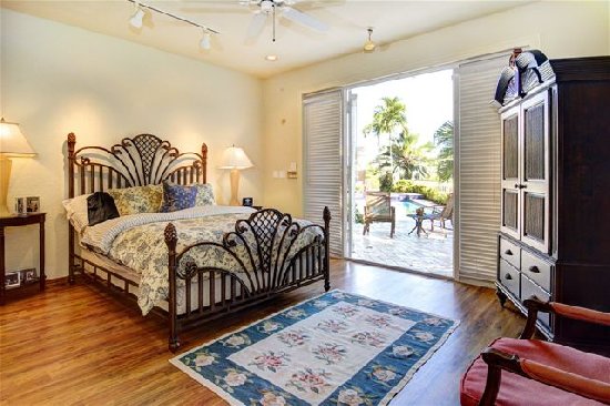 17290 Coral Cove Way