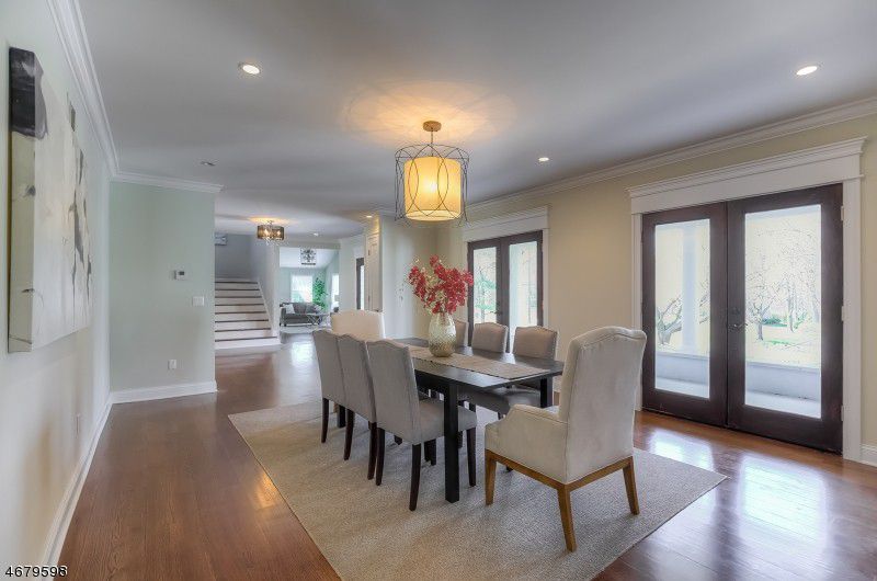 27 Stratford Dr