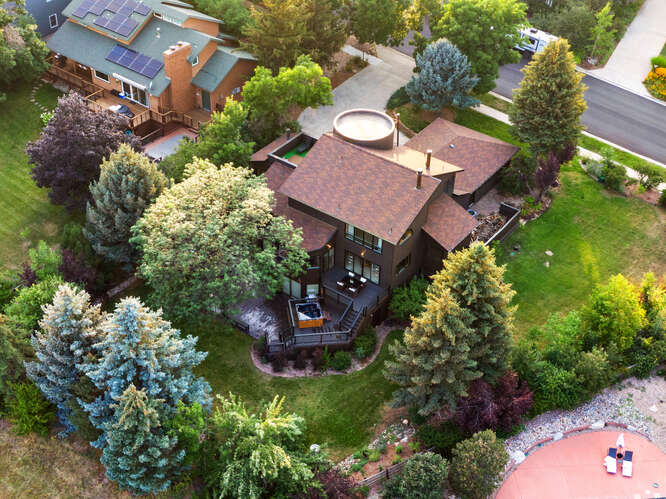 6686  Fairways Drive