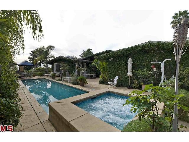9255 Swallow Drive