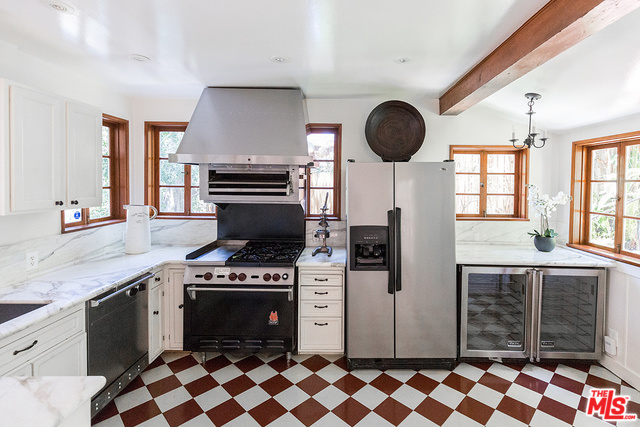 8046 Fareholm Dr.