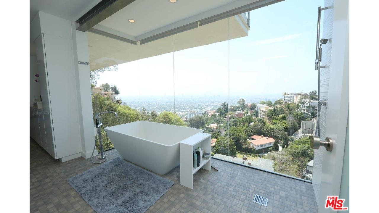 8454 Franklin Avenue