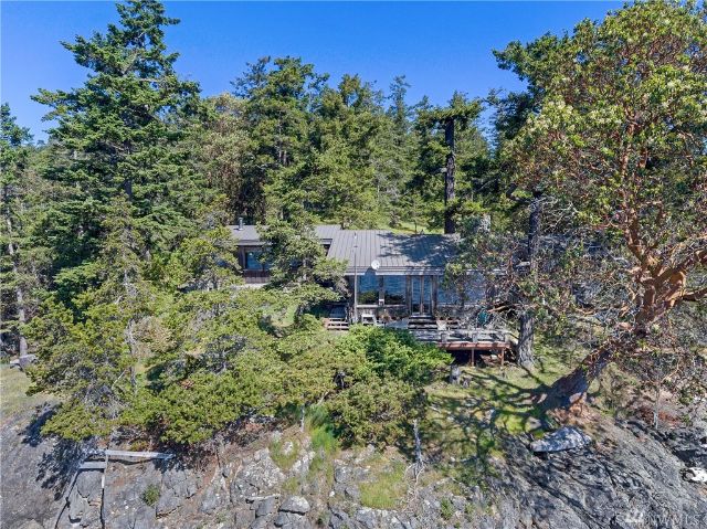 821  SQUAW BAY RD