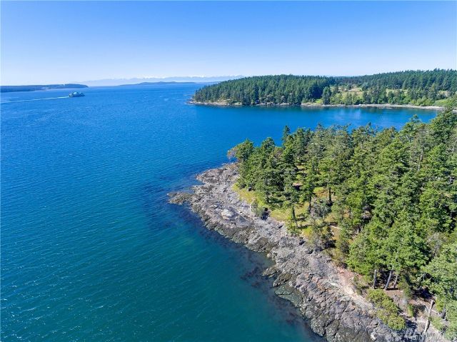 821  SQUAW BAY RD