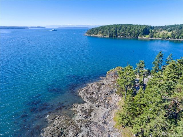 821  SQUAW BAY RD