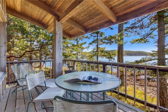 821  SQUAW BAY RD