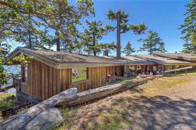 821  SQUAW BAY RD