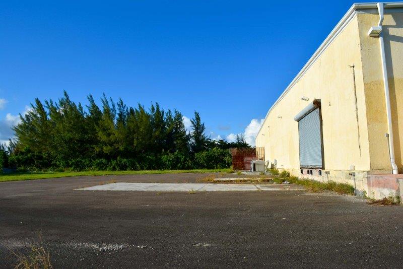 Commercial Nassau Village