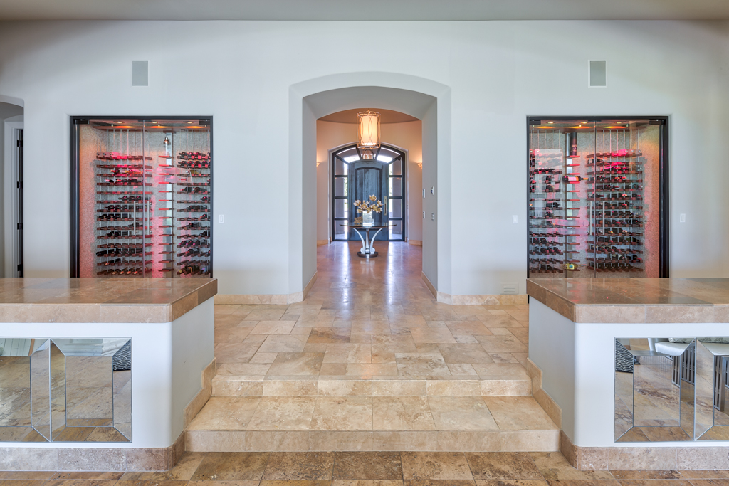 3 N  Private Listing