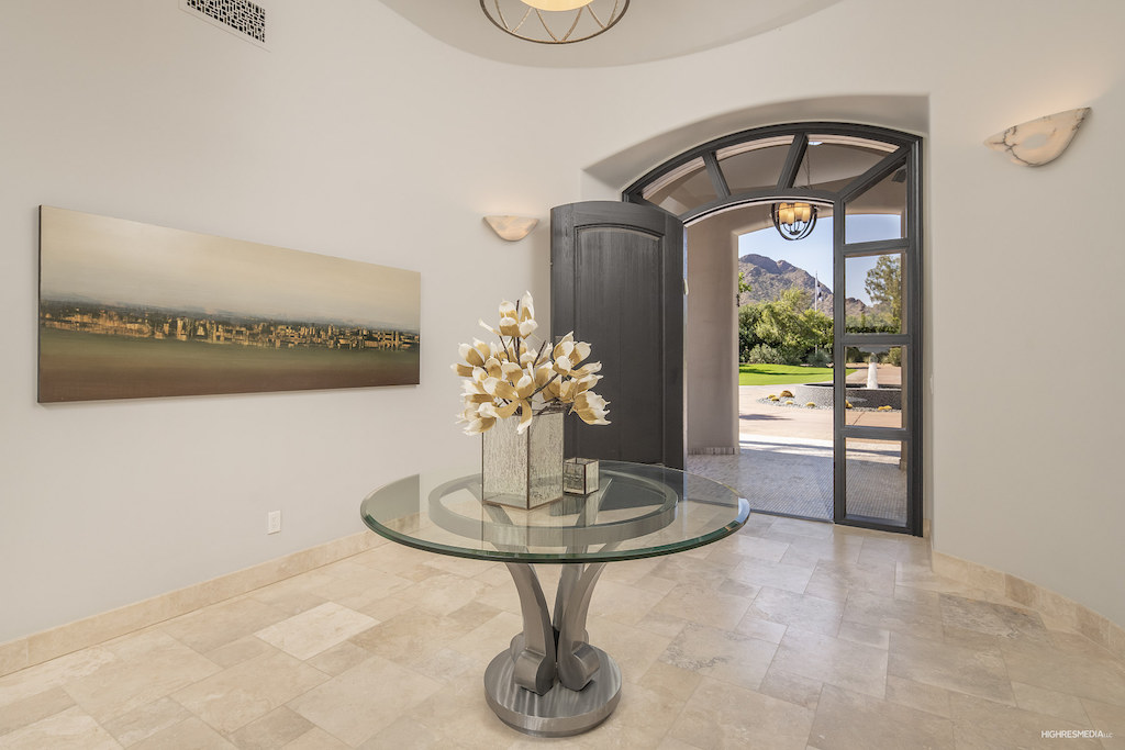 3 N  Private Listing