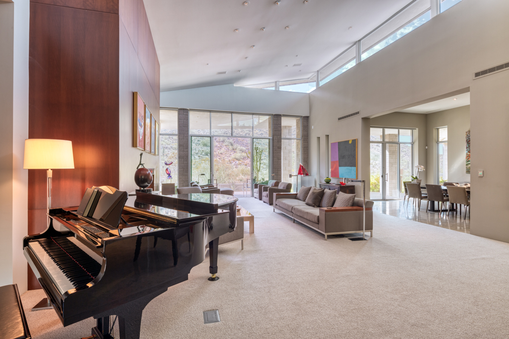 1 Private Listing