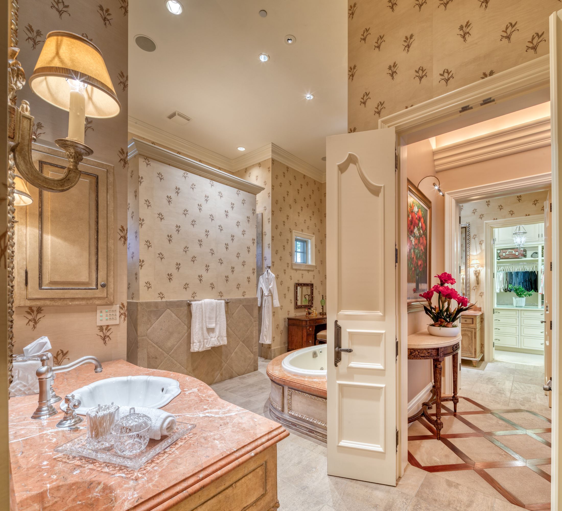 1 Private Listing