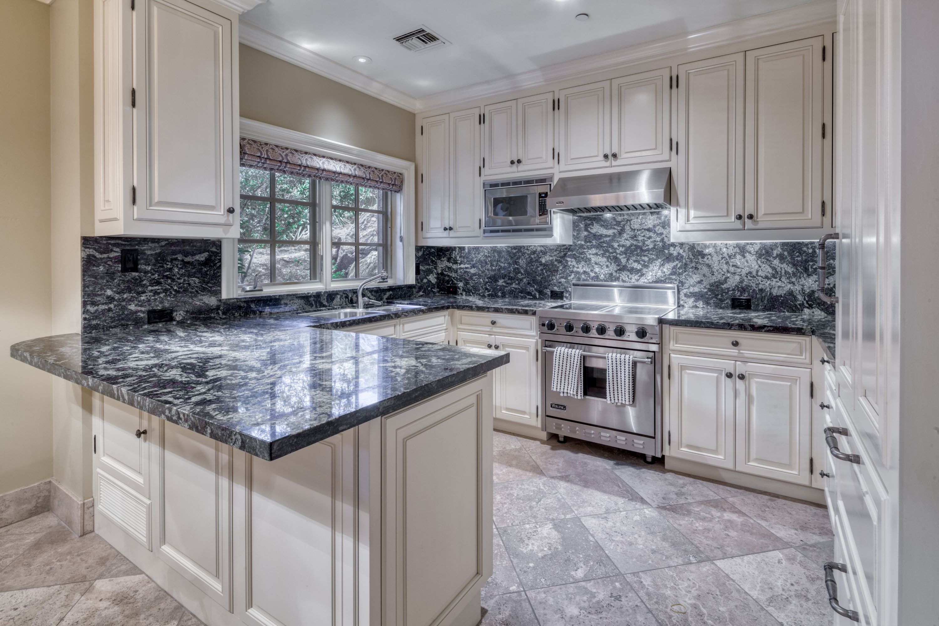 1 Private Listing