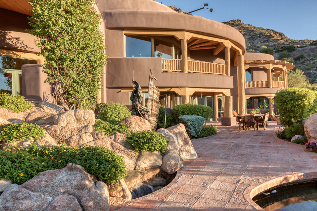1 Pueblo Estate