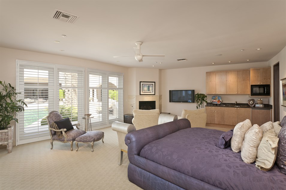 6347 East Royal Palm