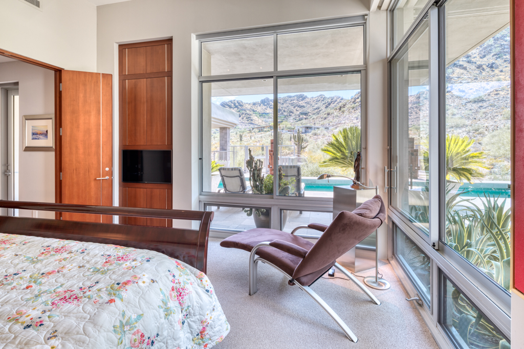 1 Private Listing