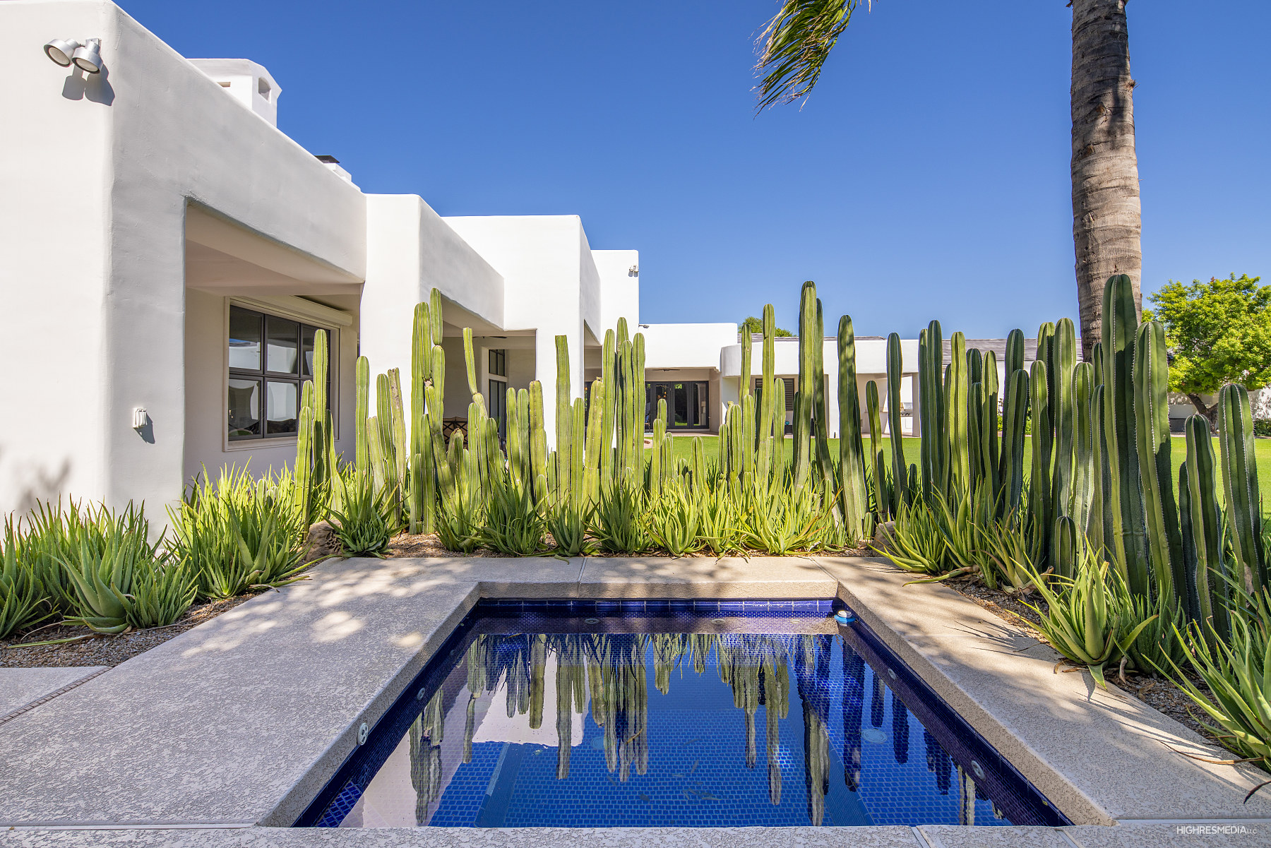 3 N  Private Listing