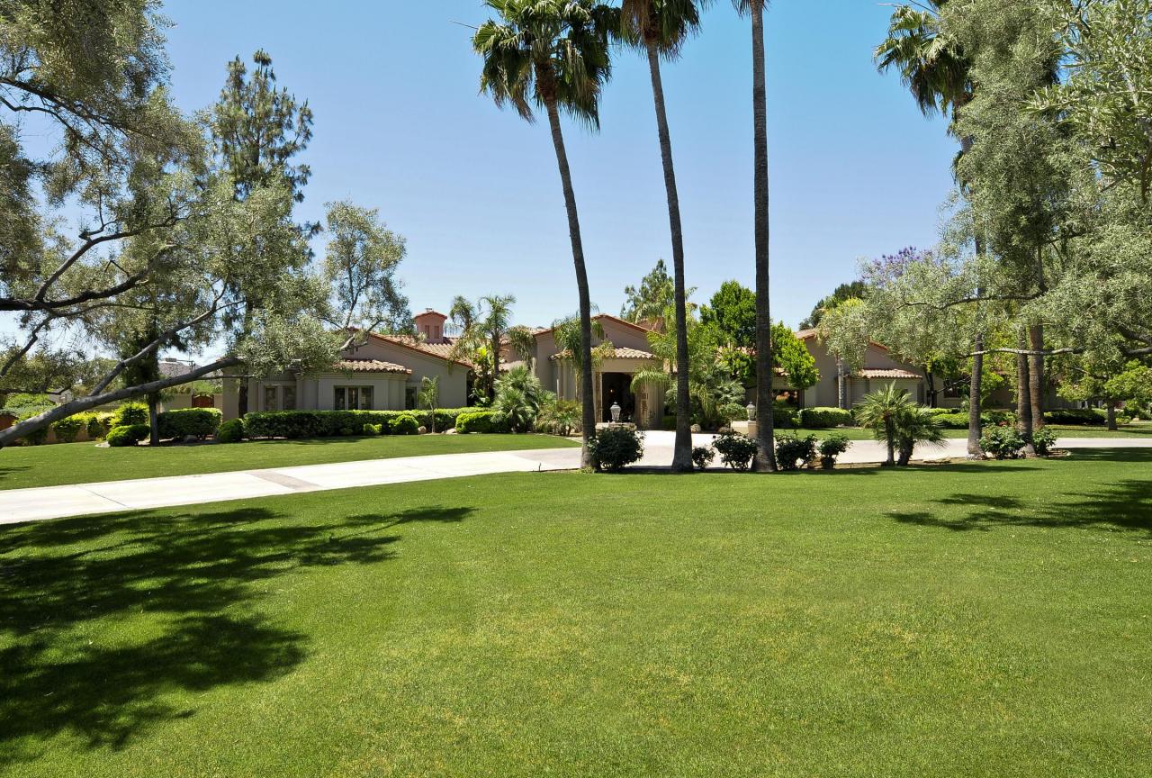 5021 E Arabian Way
