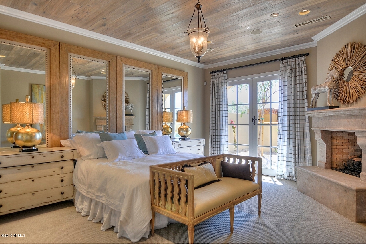 3915 E Sierra Vista Dr