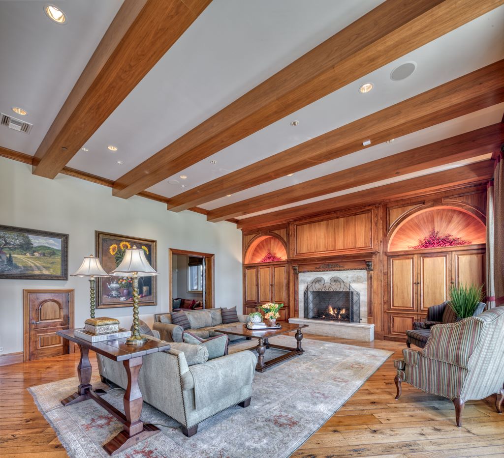 1 Private Listing