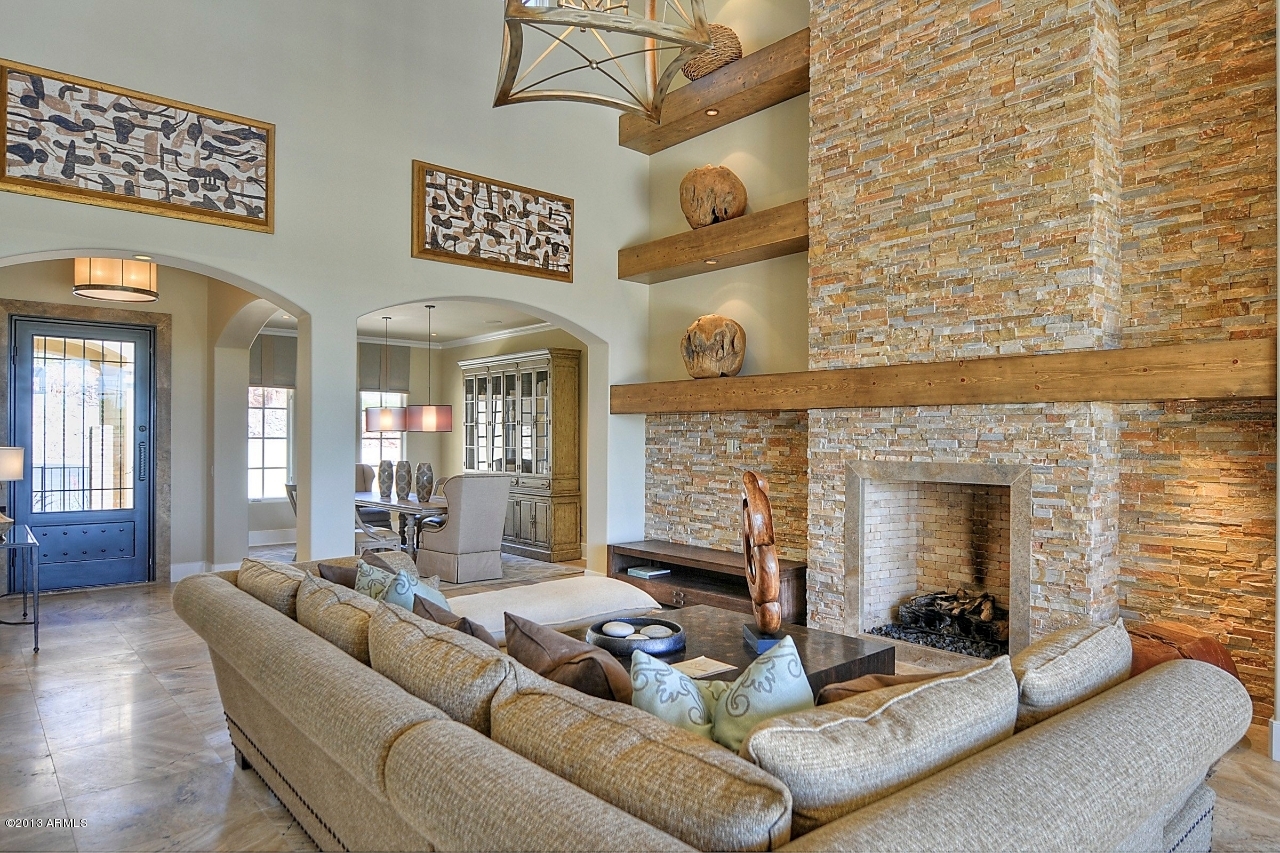 3915 E Sierra Vista Dr