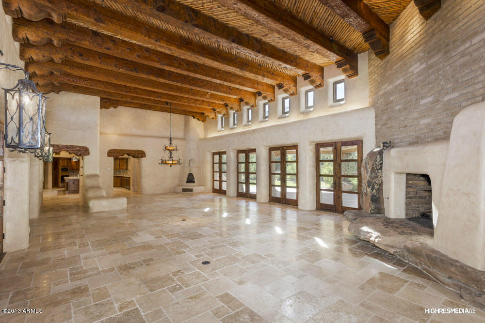 5747 E Mockingbird Lane