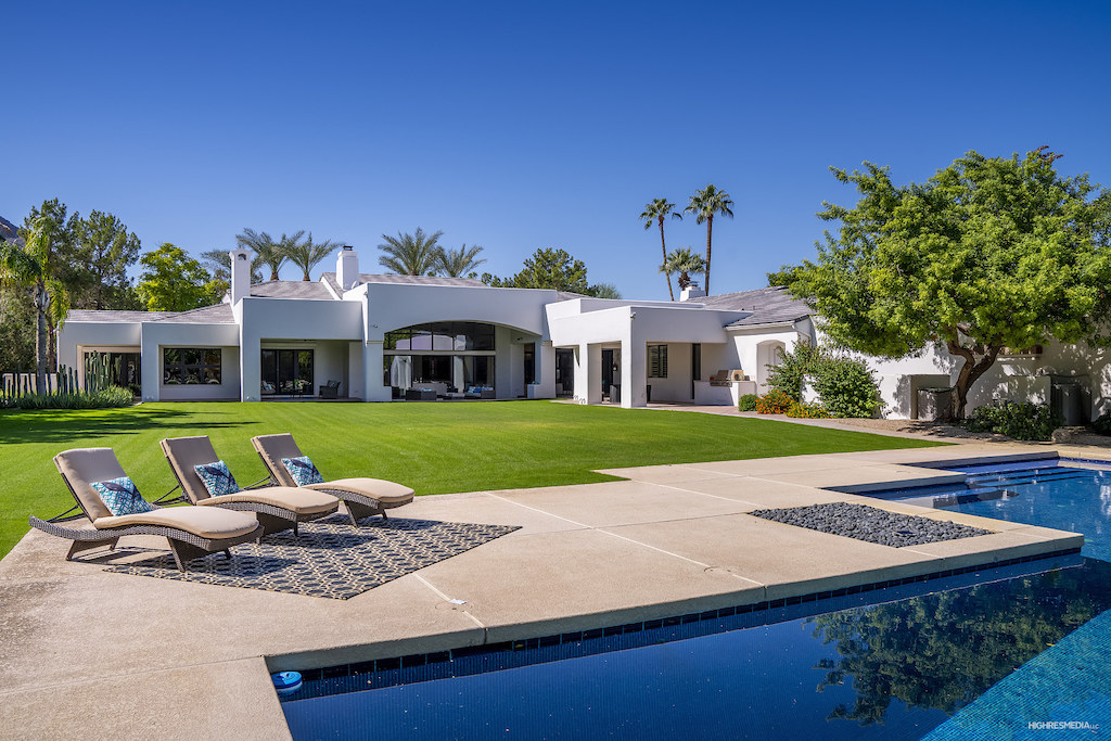 3 N  Private Listing
