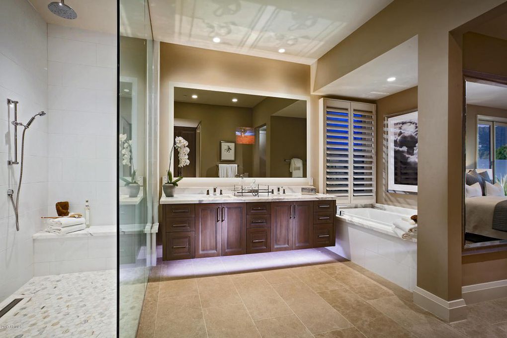 5573 E Valley Vista Ln