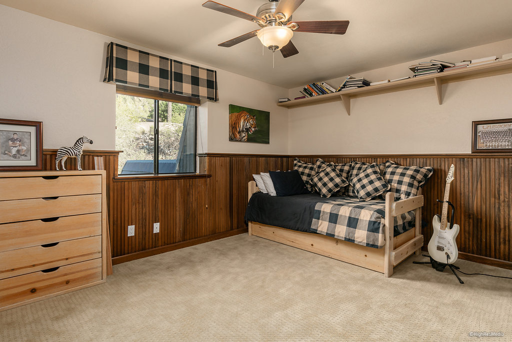 8221 N 73rd Place