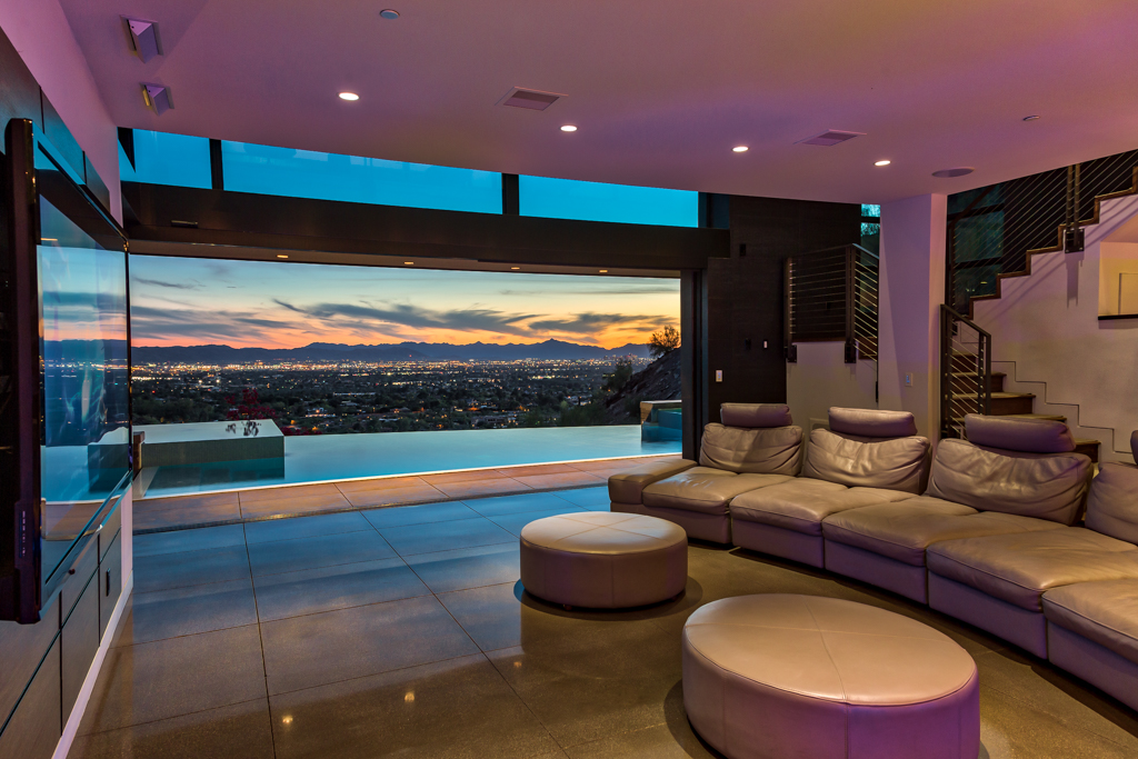 5212 E Red Rock