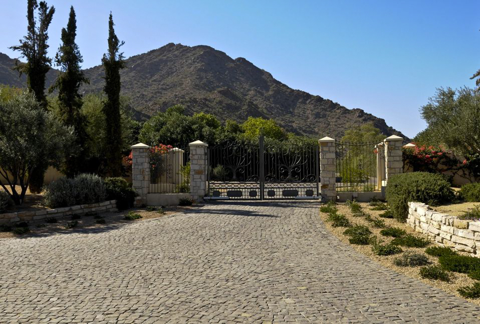 5540 North Saguaro