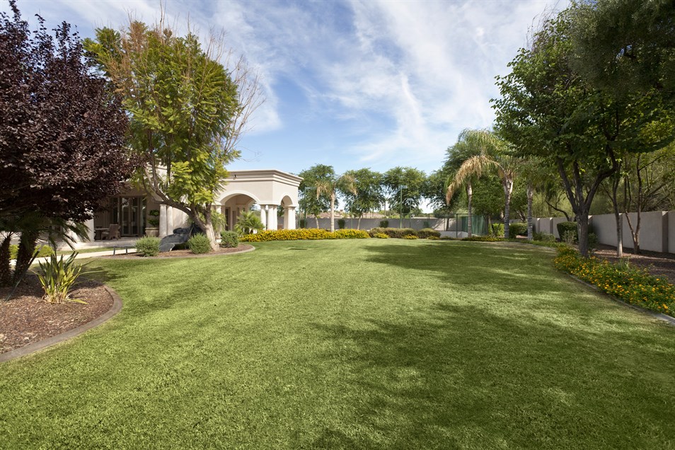 6347 East Royal Palm