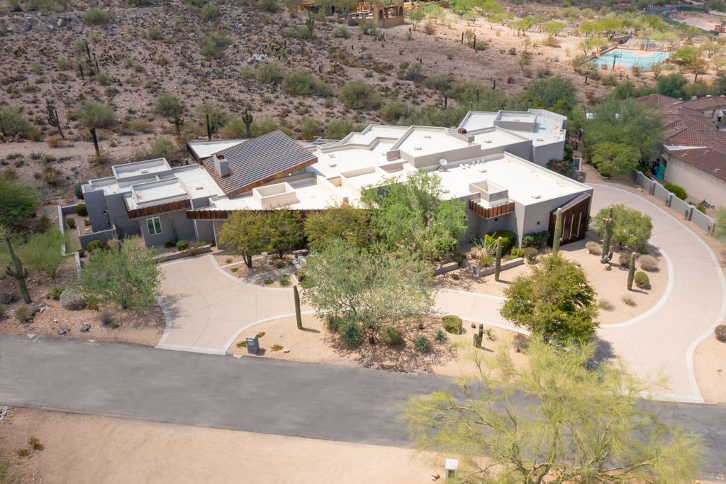 1 Private Listing