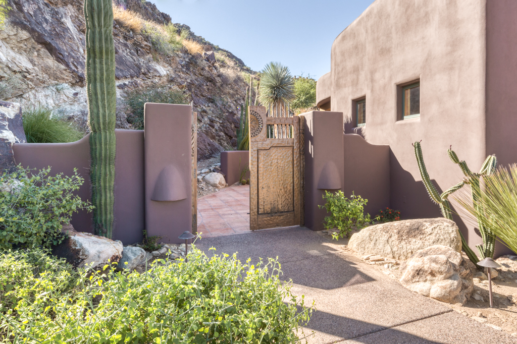 1 Pueblo Estate