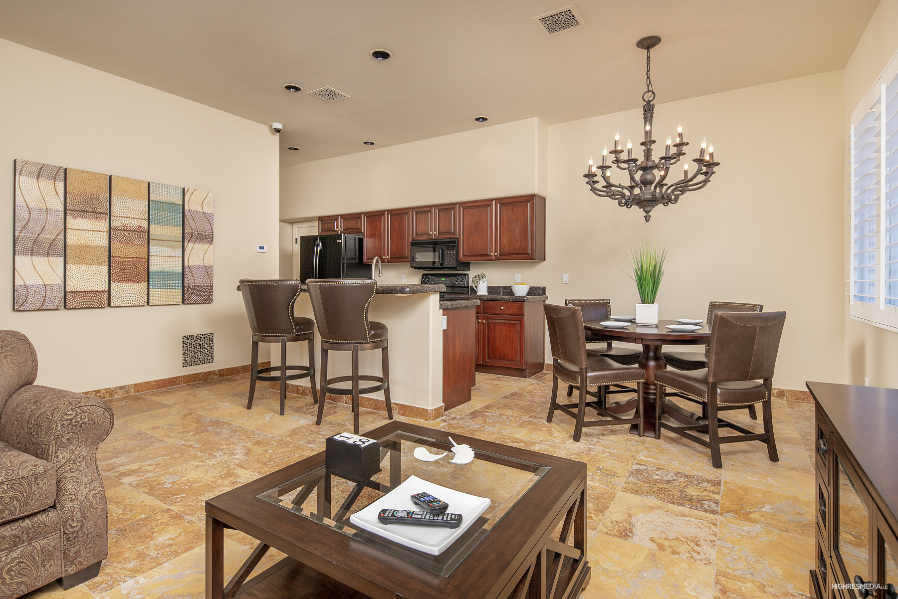 3 N  Private Listing