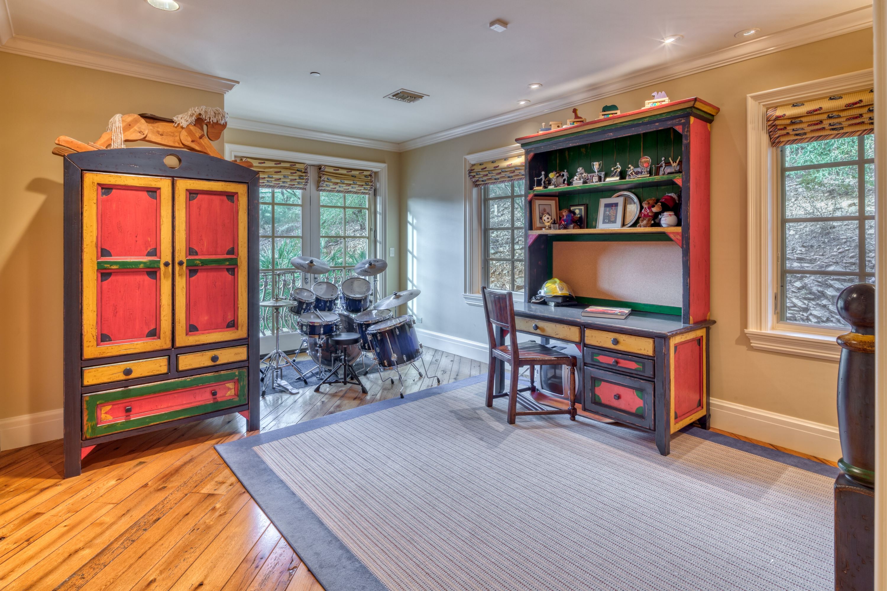1 Private Listing