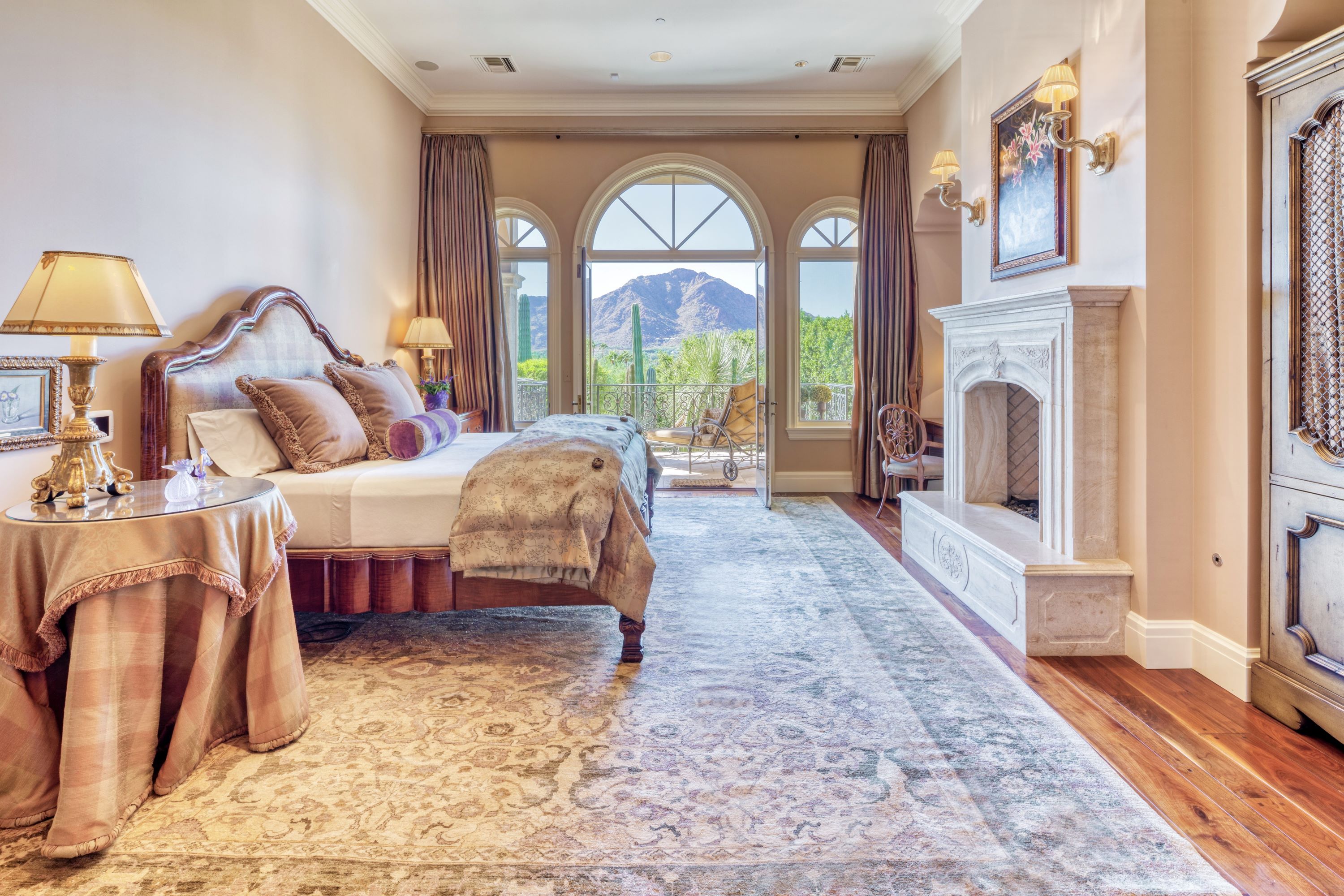 1 Private Listing