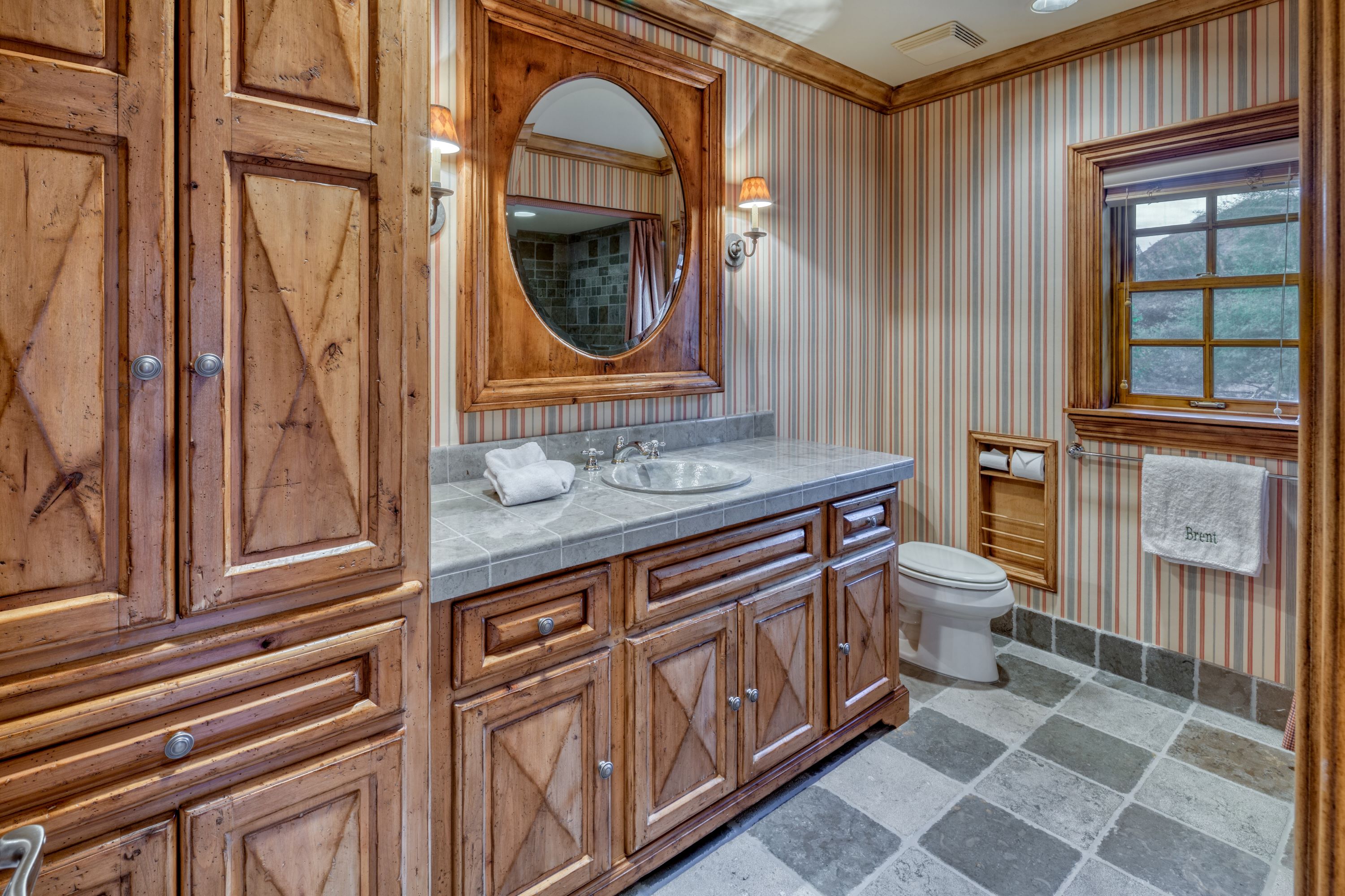 1 Private Listing