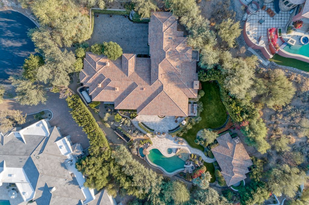1 Private Listing