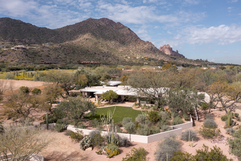 5660 N Saguaro Rd.