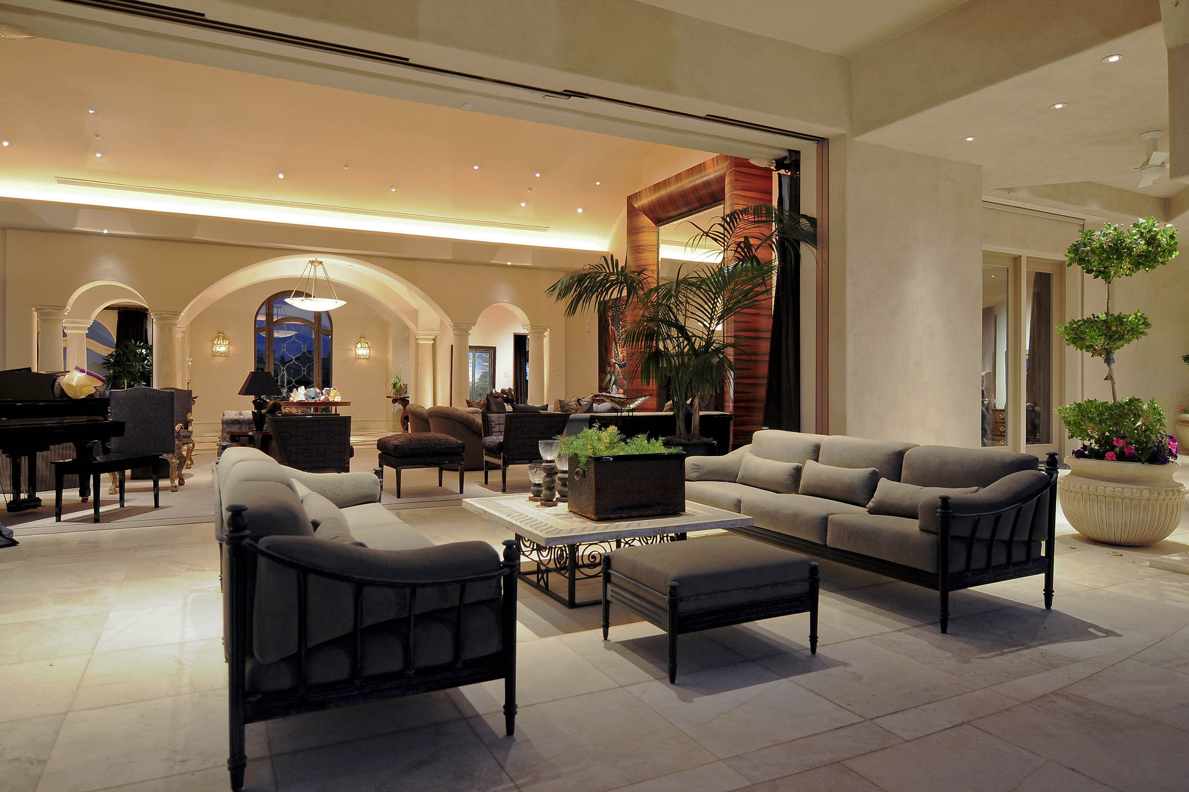 6347 East Royal Palm