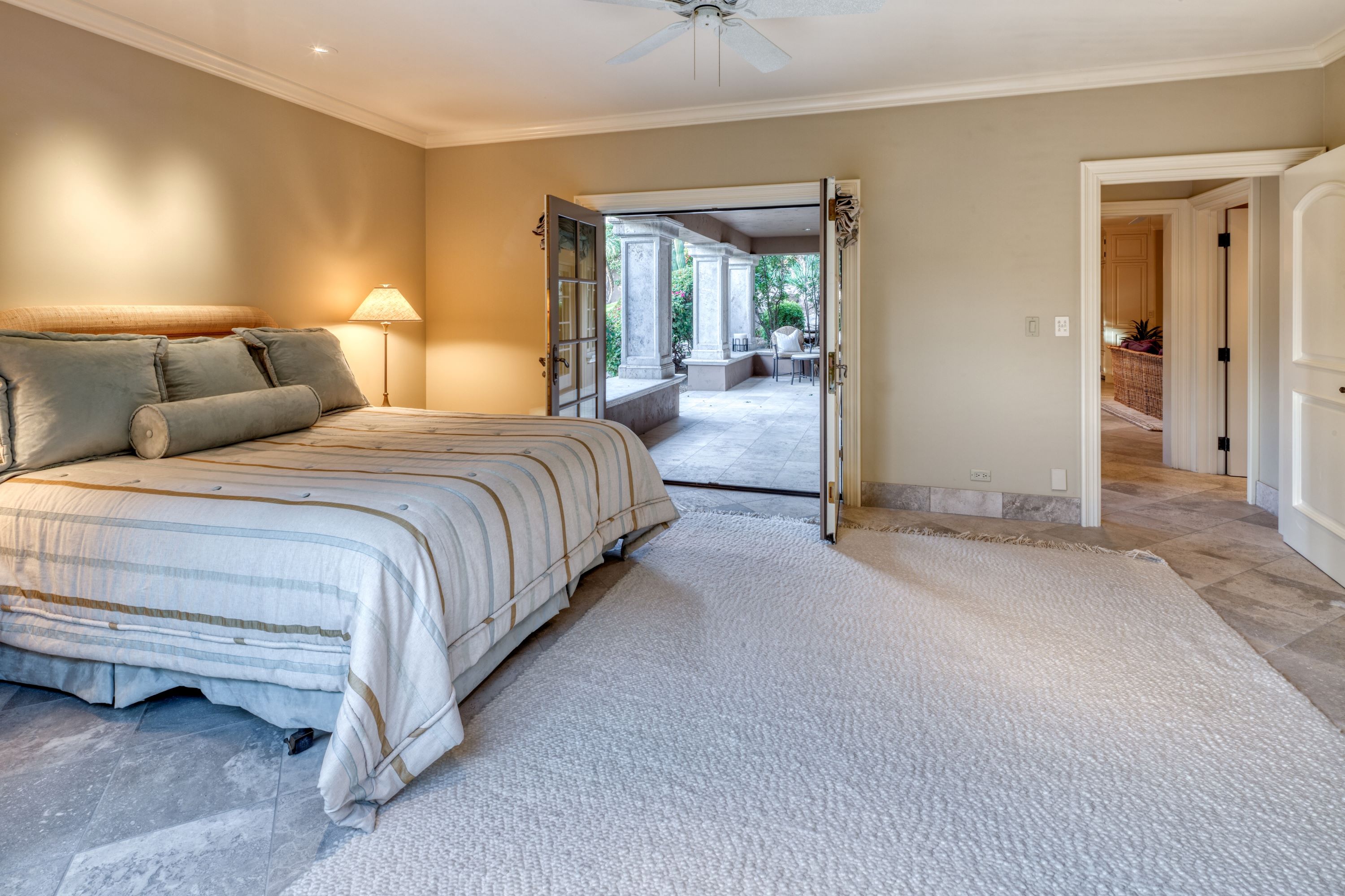 1 Private Listing