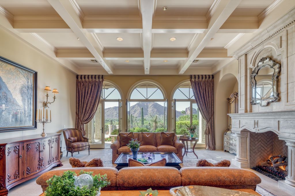 1 Private Listing