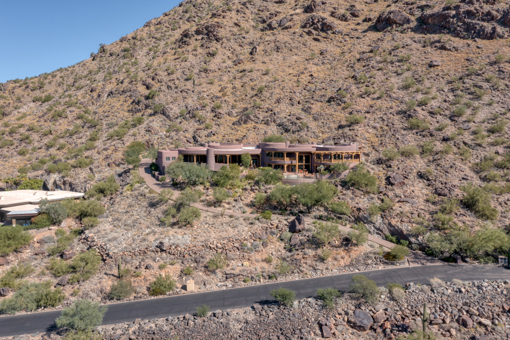 1 Pueblo Estate
