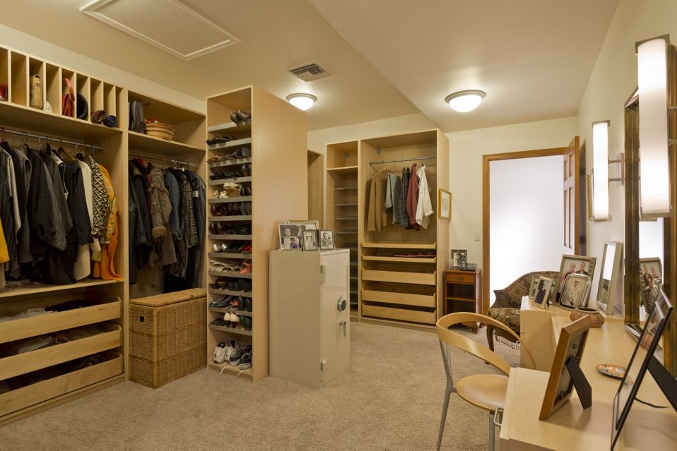 3801 E San Miguel